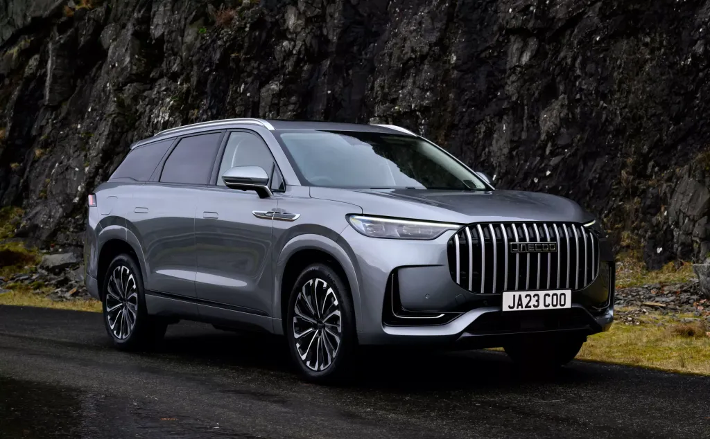 Jaecoo 8 PHEV выходит на рынок Великобритании с тремя рядами, мощностью 422 л.с. и запасом хода до 700 миль