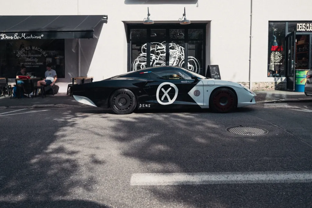 Zagato, La Squadra и Deus Ex Machina показали уникальный AGTZ Twin Tail с новой монохромной ливреей