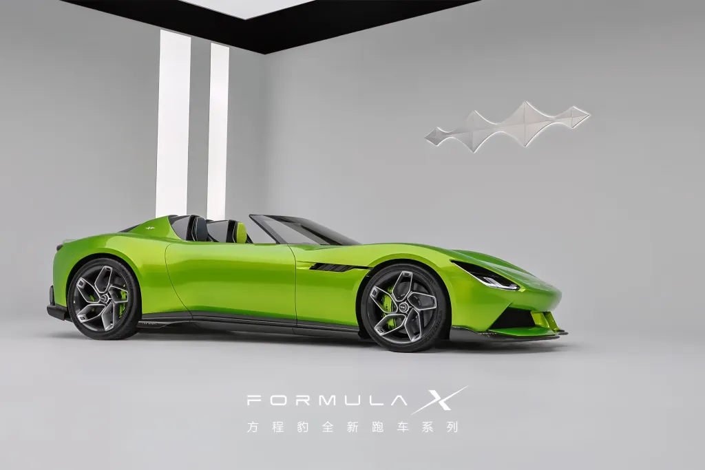 BYD раскрыл интерьер Fang Cheng Bao Formula X: суперкар сохраняет карбон и ориентир на запуск в 2027 году