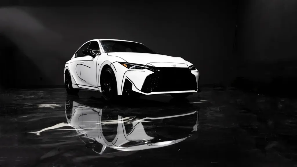 Lexus представила арт-кары на базе IS 350 и RZ: один вдохновлен графикой, другой музыкой Майлза Дэвиса