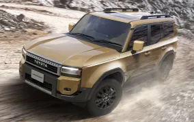 Toyota обновила Land Cruiser 250 в Японии: бензиновый VX получил новые ассистенты и дистанционную блокировку запуска