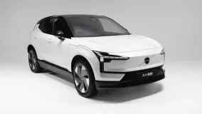 Volvo EX30 Cargo стал двухместным электрическим фургоном с грузовым отсеком на 1000 литров