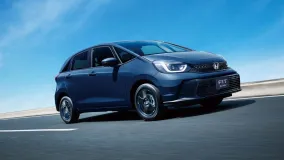 Honda Fit получил обновление в Японии: новая версия Z, гибридные RS и Crosstar и больше оснащения