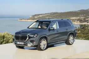 Mercedes-Maybach GLS 680 2027 года получил новый V8, Superscreen и больше Maybach-декора
