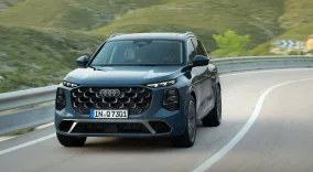 Audi Q7 третьего поколения получил семь мест, умные световые сигналы, V6 и 591-сильный SQ7 для США