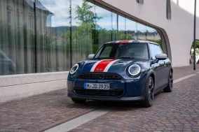 MINI Cooper Heritage и Oxford Edition отметили британский стиль и 25 лет современной марки