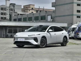 BYD запустил флагманский Seal 08: до 1660 км, 800-вольтовая EV-версия и цены от 196 900 юаней