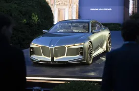 BMW Vision Alpina дебютировал как V8-гран-турер и первый образ будущей Alpina внутри BMW