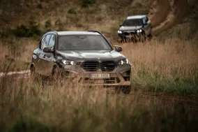 BMW дала 67 клиентам испытать бронированные X5 Protection и 7-Series Protection на полигоне в Соколове