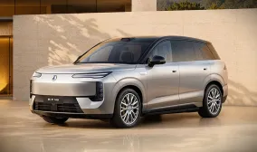 Denza N8 EV раскрылся в Китае: электрический SUV получил до 890 кВт и батарею Blade 2