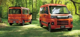 Daihatsu Hijet Cargo и Atrai получили улучшенный Smart Assist и сохранили механическую коробку