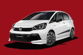 Mugen сделала Honda Fit спортивнее: обвес, демпфер Yamaha и аксессуары для салона