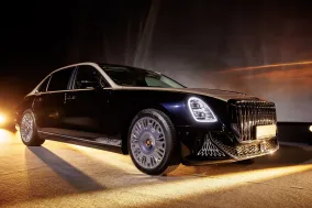 Флагманский Hongqi Guoya вышел на российский рынок с ценой до 31,7 млн рублей