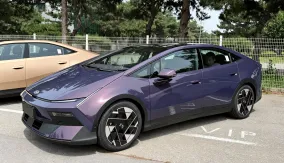 Hyundai Ioniq V вышел на дороги Китая: 4,9-метровый fastback получит 800-вольтовую архитектуру и батареи CATL