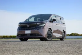 Nissan Elgrand нового поколения стартовал в Японии: e-Power, e-4orce и цена от 6,87 млн иен