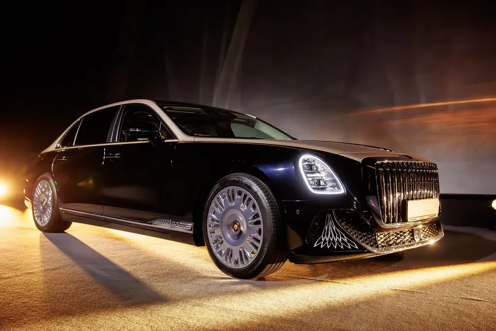Флагманский Hongqi Guoya вышел на российский рынок с ценой до 31,7 млн рублей