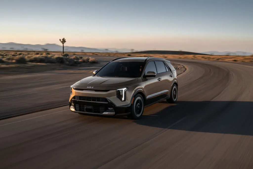 Kia представила обновленный Niro 2027 для США: новый дизайн, цифровой салон и отказ от электрической версии