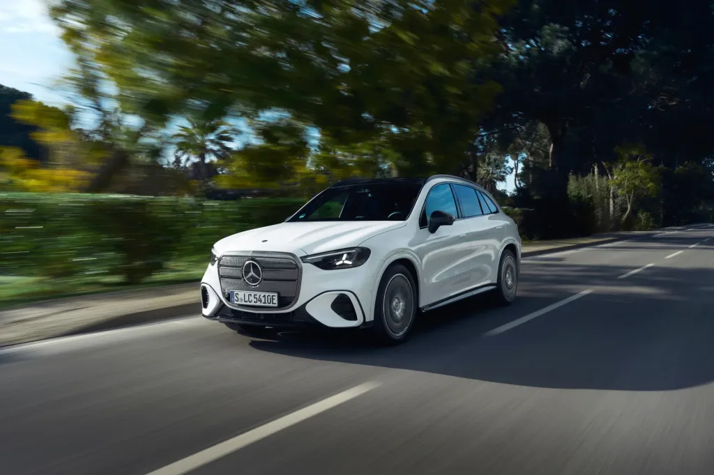 Mercedes расширил GLC Electric в Европе версиями 250 и 300 4MATIC с батареей 85 кВт*ч