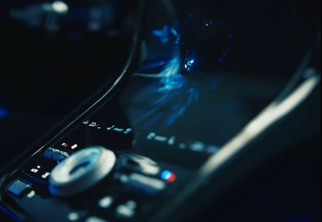 Bentley Torcal Тизеры решетка