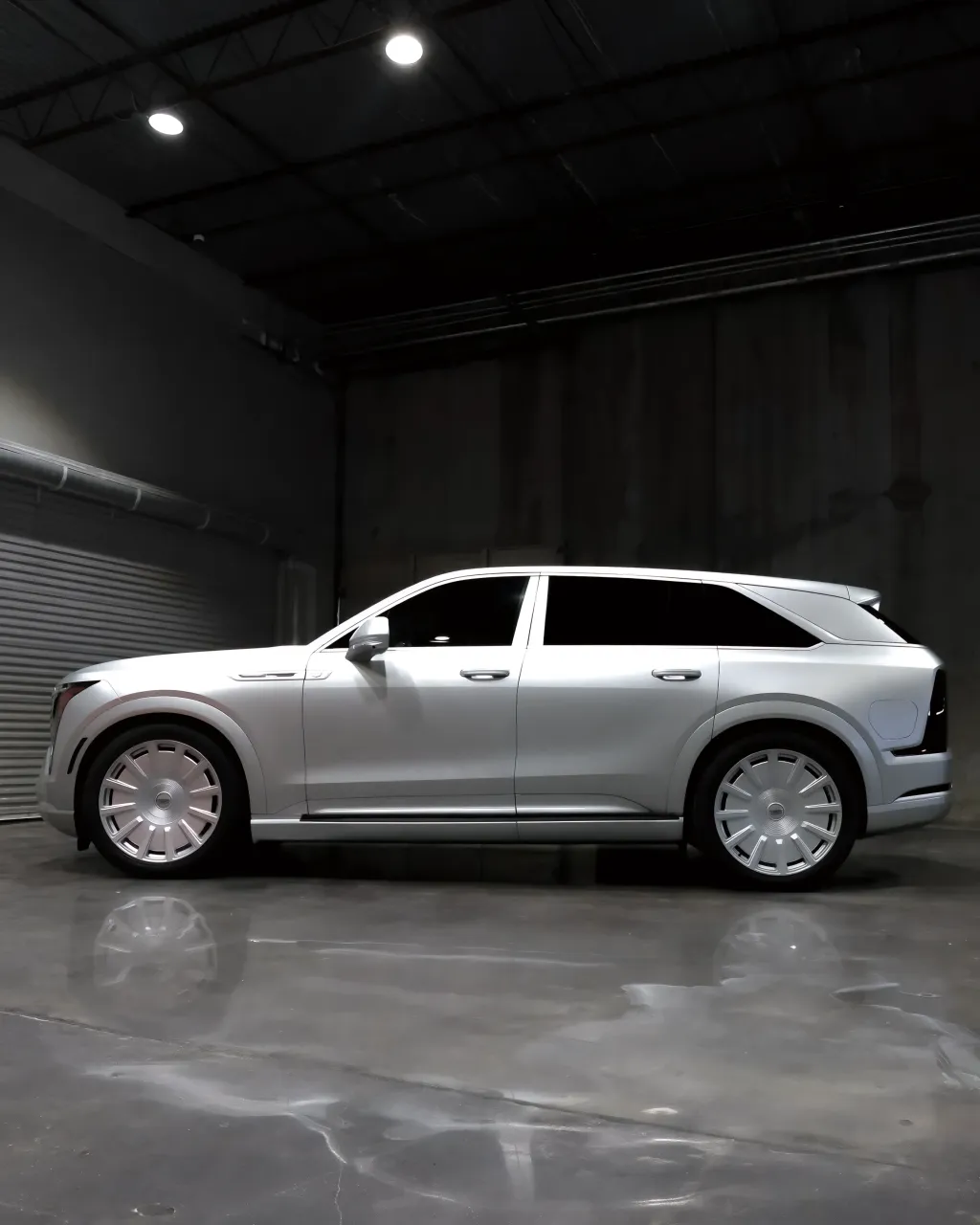 Cadillac Escalade IQL показали в Satin Silver: электрический флагман стал похож на концепт