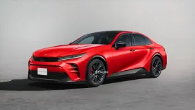 Toyota Crown GR от Theottle: независимый рендер превратил японский седан в заднеприводный спортседан