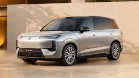 Denza N8 раскрыл батарею 130,15 кВт·ч и запас хода до 1003 км CLTC