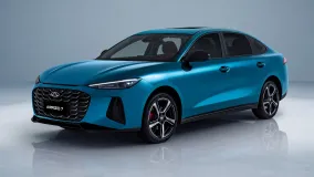 Chery Arrizo 7 вернулся в Китай с новым кузовом фастбек перед дебютом в Чэнду