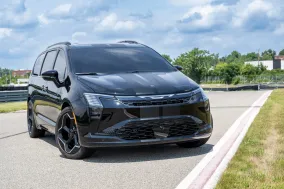 Chrysler Pacifica получил концепты VANkulture и Factory для Roadkill Nights