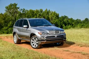 BMW X5 E53 от Kith и BMW получил V10 S85, полный привод и 6-ступенчатую механику