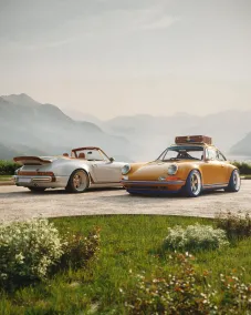 Singer и Louis Vuitton создали две Porsche 911 с часами Tambour, багажом и ручной отделкой