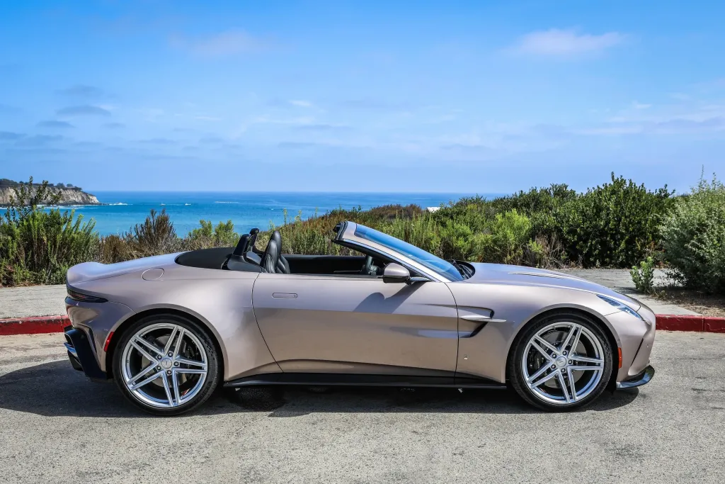 Aston Martin и Newport Beach показали Heritage Edition
