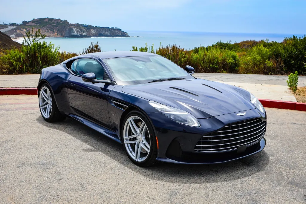 Aston Martin и Newport Beach показали Heritage Edition