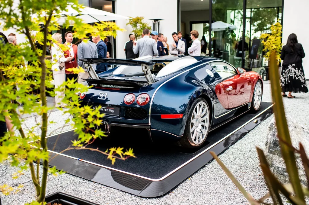 Bugatti La Maison Pur Sang Veyron 20 Years