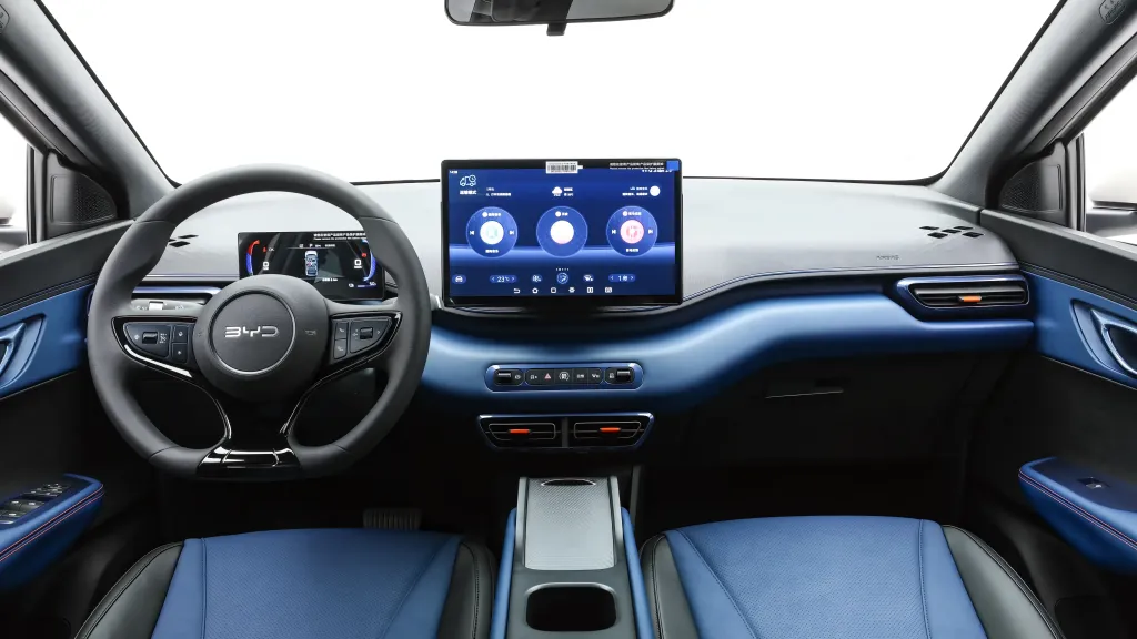 Обновленный BYD Seagull показал салон с крупной консолью