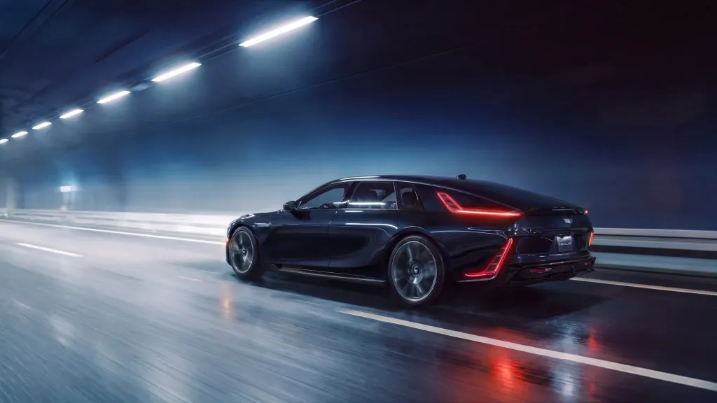 Cadillac Celestiq Night Test получил темно-синий кузов