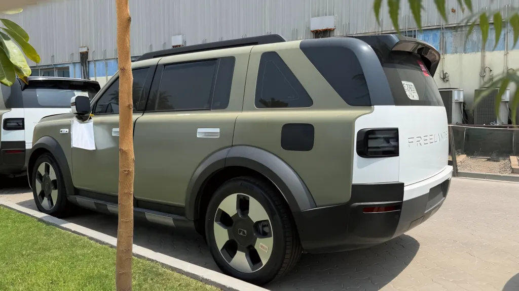 Freelander 8 проходит дорожные испытания в ОАЭ