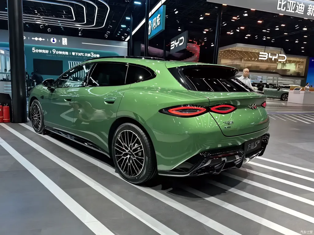 BYD Fang Cheng Bao Formula S GT раскрыли интерьер
