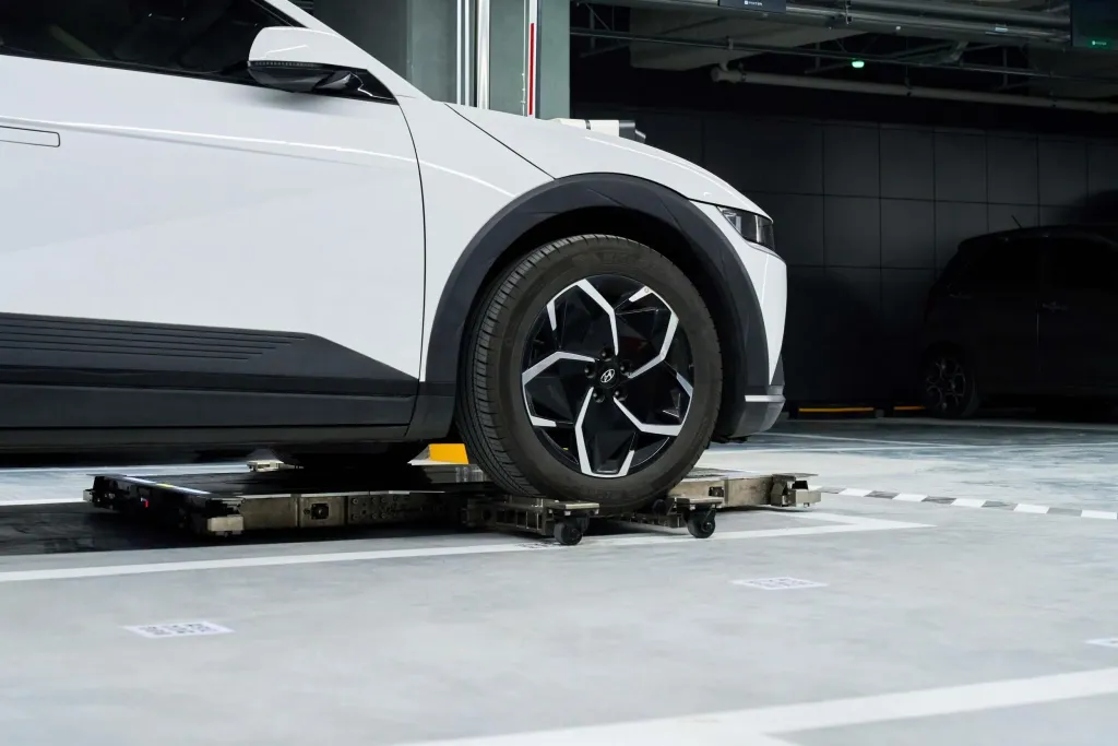 Hyundai протестирует парковочных роботов