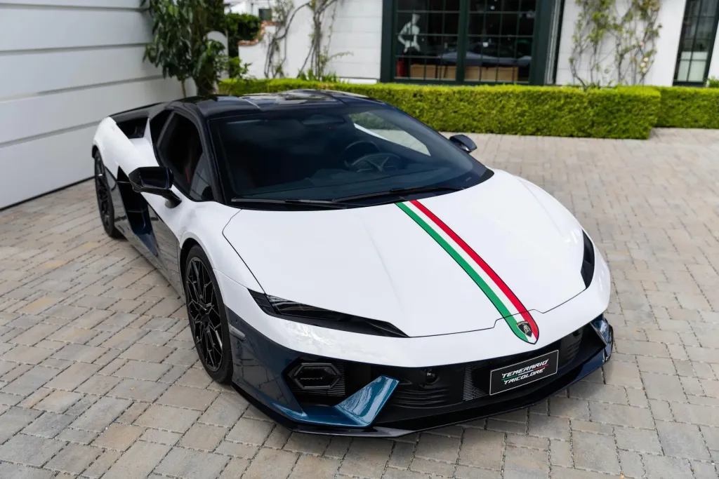 Lamborghini представила единственный Temerario Tricolore