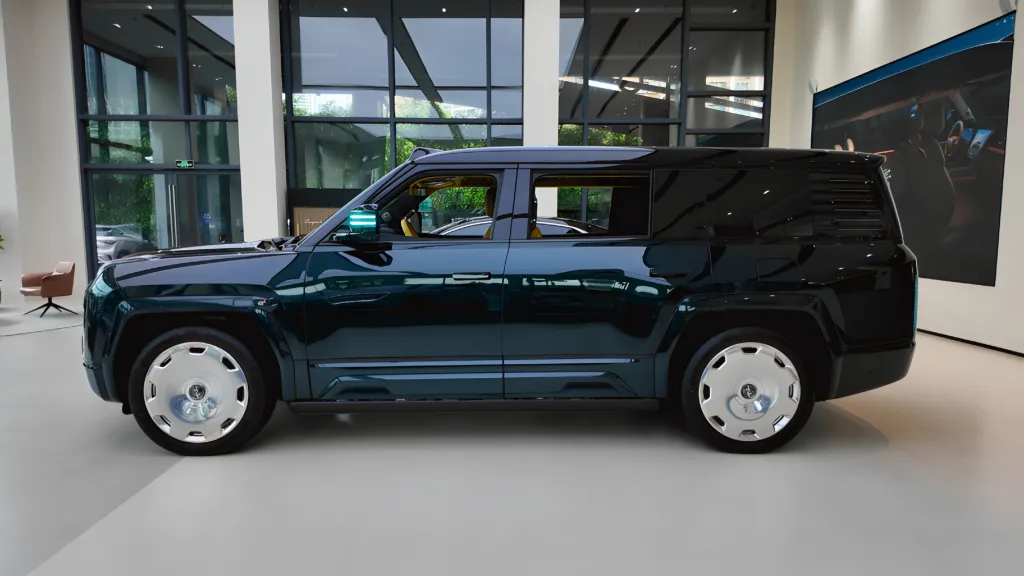 BYD Yangwang U8L