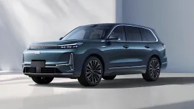 Geely Galaxy M9 вышел на предзаказы в ОАЭ: 858 л.с., шесть мест и цена $43 540