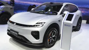 Changan Nevo Q06 вышел на предзаказ в Китае: 800 В, 6C-зарядка и цена от 147 900 юаней