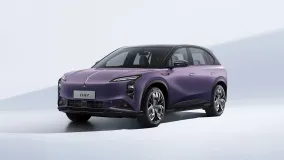 Hongqi установил перовскитную солнечную панорамную крышу на EHS7 и заявил 400 кВт·ч в год