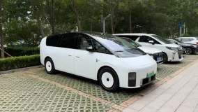 Основатель Li Auto сравнил новый Mega с первым iPhone перед запуском минивэна 2 сентября