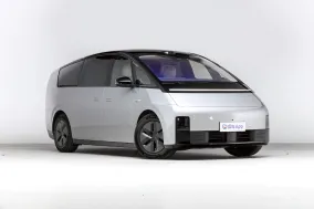 Li Auto Mega получит обновленный салон с потолочным светом и запуском 2 сентября