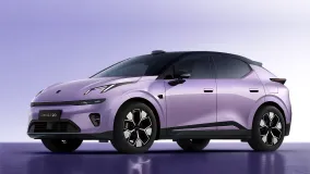 Обновленный Lynk & Co 02 раскрыл интерьер перед запуском в Китае под именем Lynk & Co 20