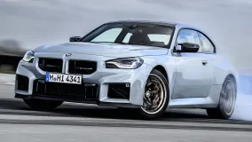 BMW запатентовала активную подвеску, которая распознает намерение водителя пустить машину в занос