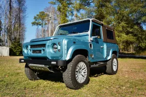 Osprey Custom Cars построила Land Rover Defender 90 с Corvette LS3 V8, обвесом Project Kahn и ценой $209 950
