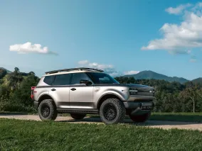 Scout Traveler показали в двух новых концептах: Mountainside с теплым салоном и Trail-Ready для бездорожья