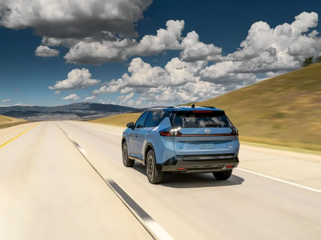 Nissan Rogue Hybrid 2027